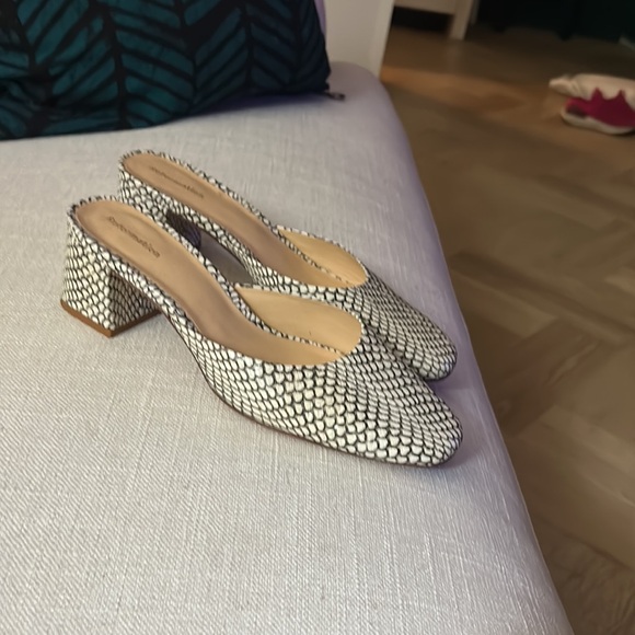 Reformation Leather Blocked Heel Mule - Picture 3 of 5